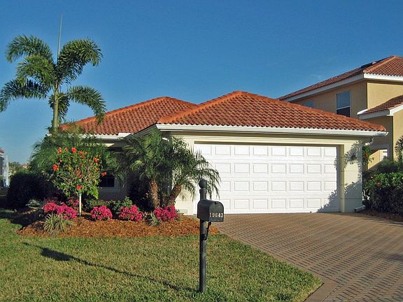 Exterior with paver drive