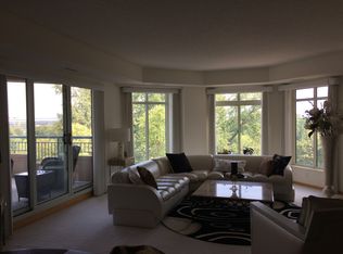 8301 Creekside Cir APT 210, Bloomington, MN 55437