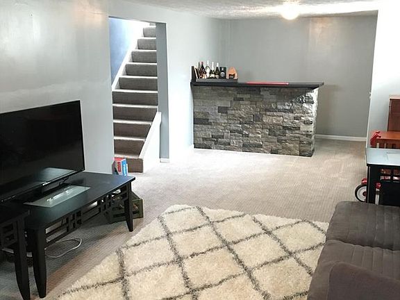 5th image of 253 Tyler Ave