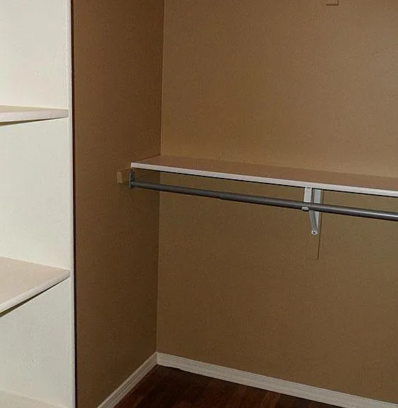 1702 Eastgate Cir — Photo 21
