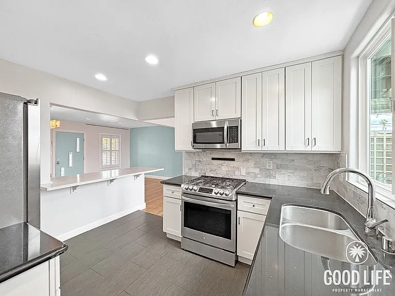 4241 E Overlook Dr — Photo 10