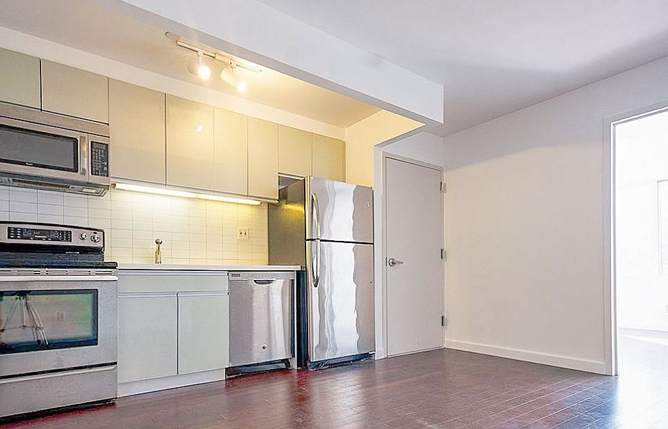1st image of 292 Stanhope St APT 2R