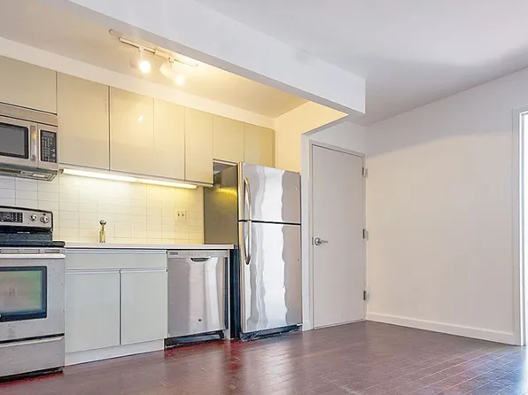 292 Stanhope Street image 1 of 12