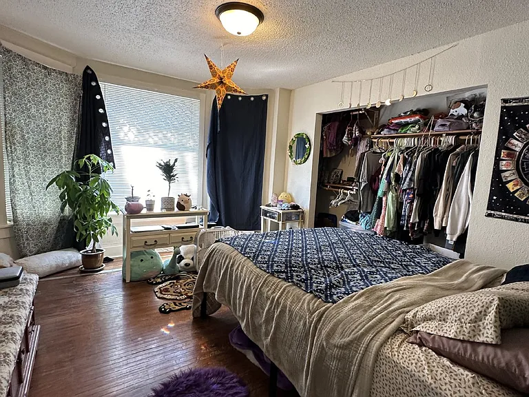 147 Newton St — Photo 4