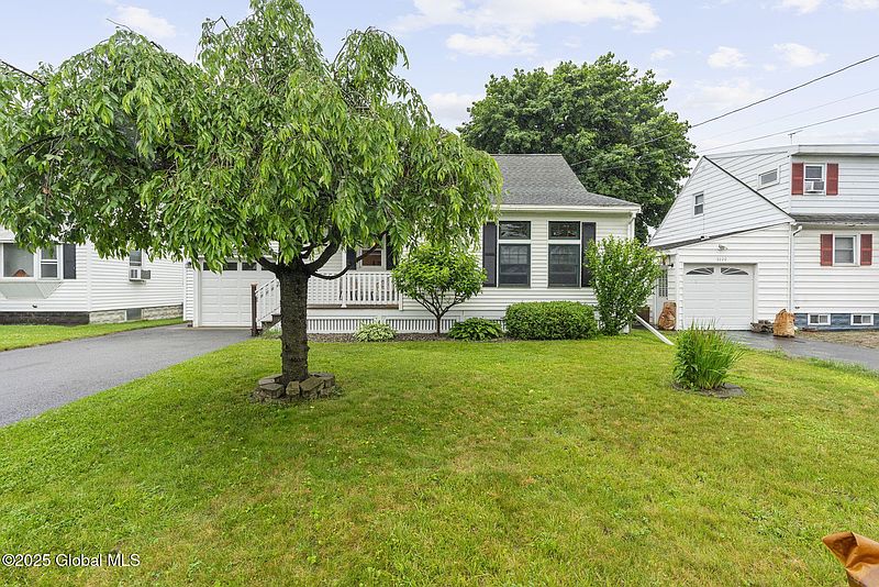 2nd image of 3233 Harold Street
