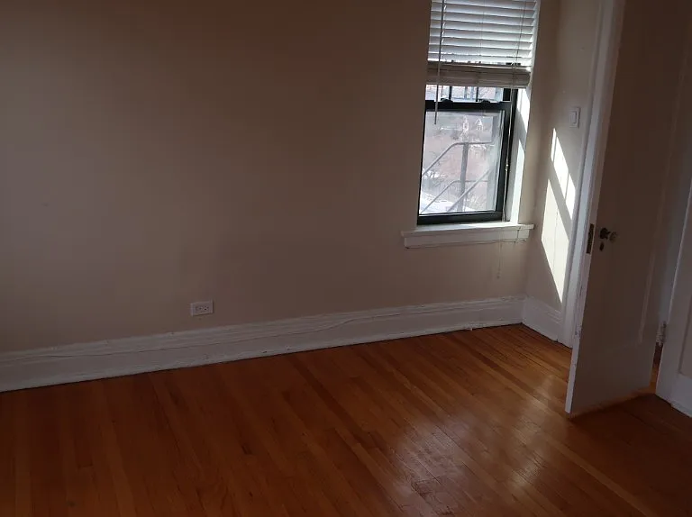 735 W Junior Ter #401 — Photo 7