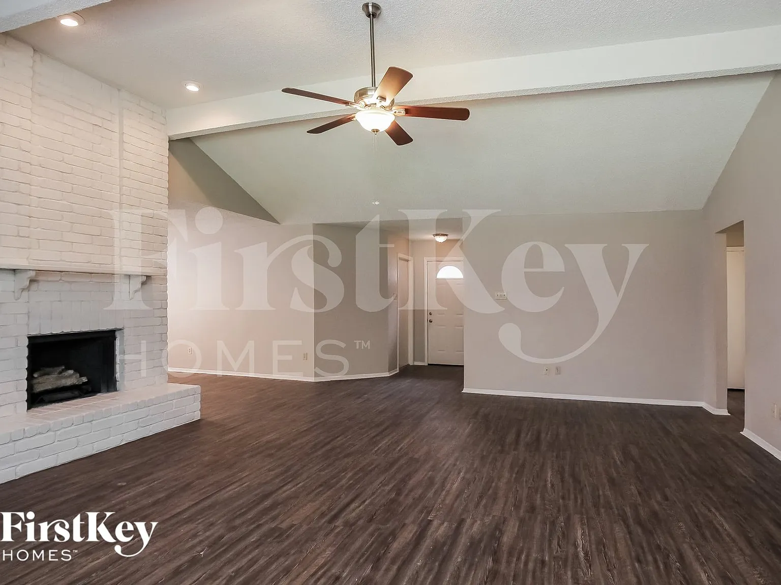 3 bed, 2.0 bath, 1608 sqft, $1,995 — Photo 4