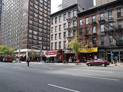 4th image of 1047 2nd Ave APT 1A