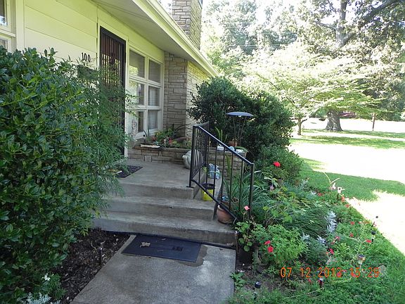 3rd image of 100 Hickory Dr