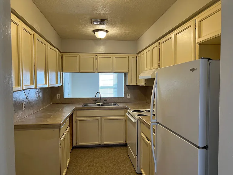 3614 Crestbrook Ct #3 — Photo 10