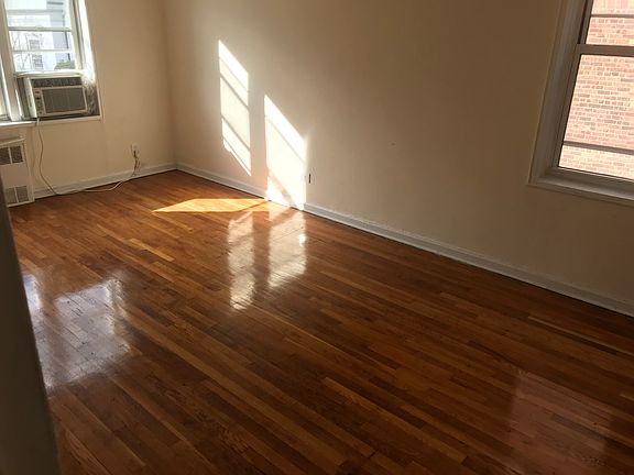 4th image of 4011 Kings Hwy APT 4C