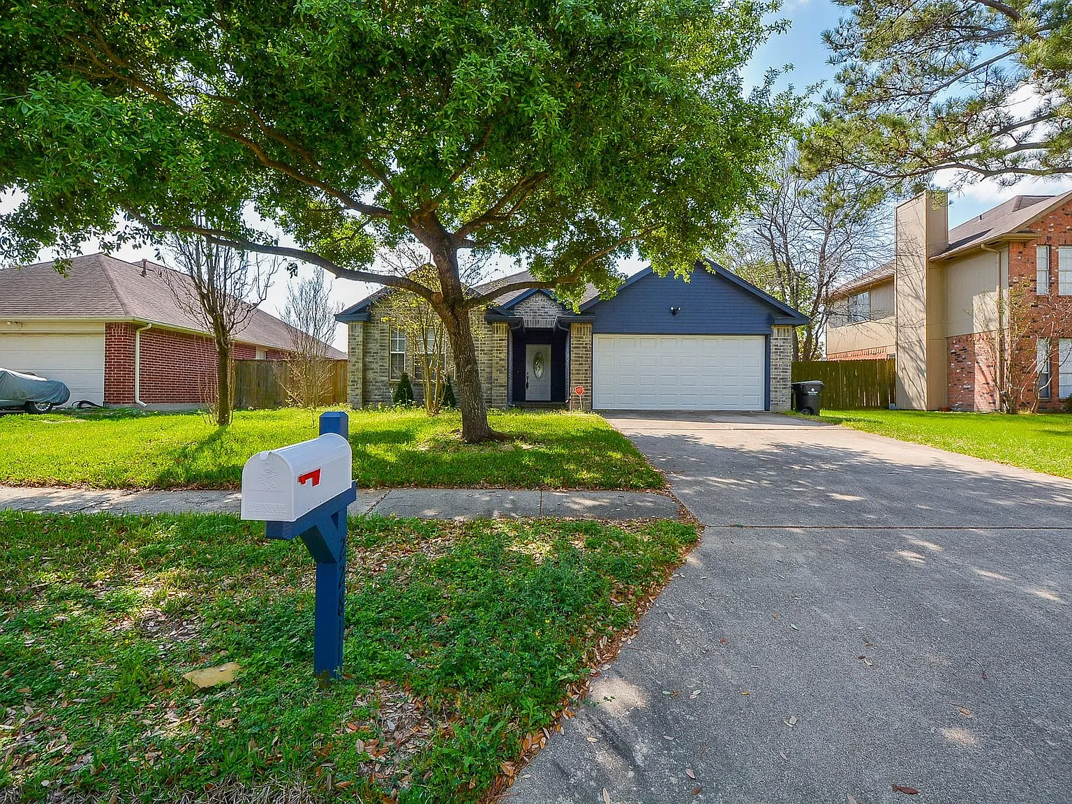 3 bed, 2.0 bath, 1670 sqft, $1,950 — Photo 2