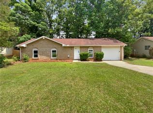 6094 Fieldcrest Dr, Morrow, GA 30260