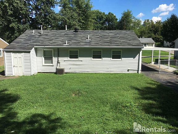 3rd image of 4716 Seville Dr