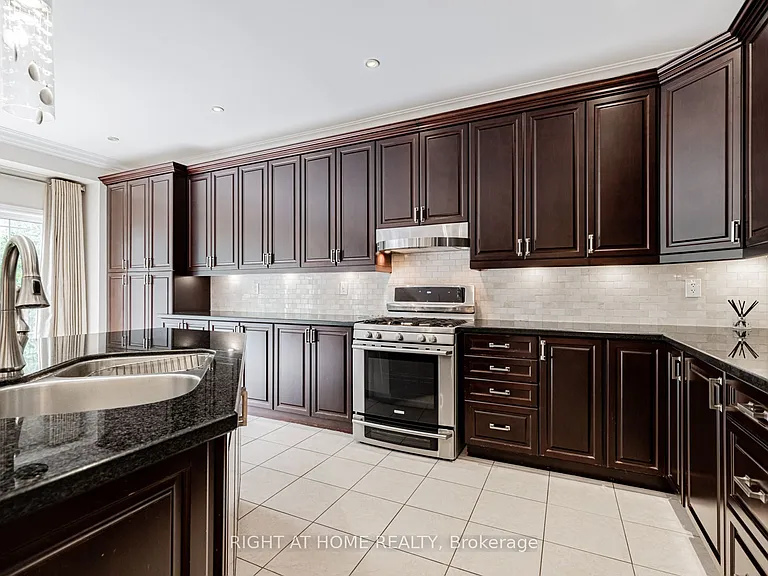 67 Timna Cres — Photo 15