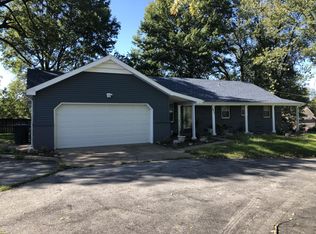 3411 S Cox Ave, Springfield, MO 65807