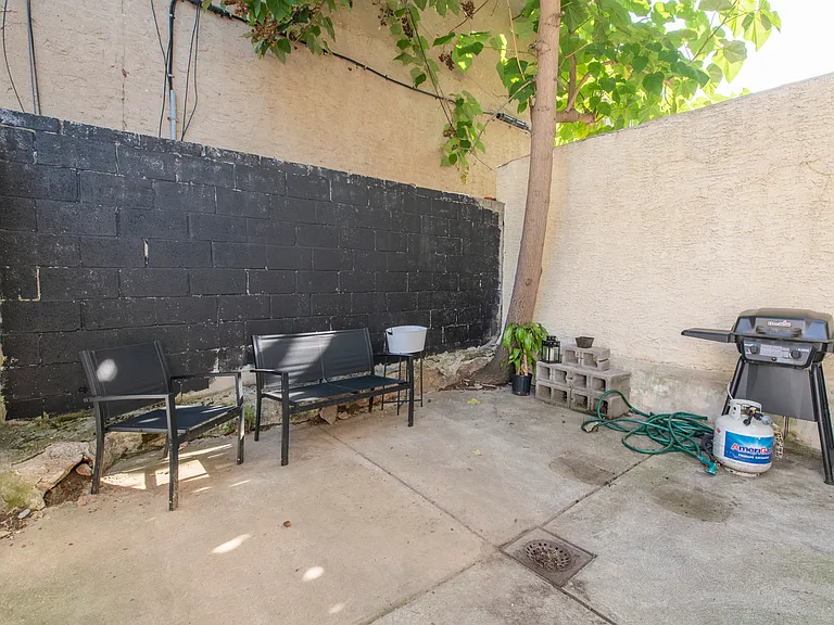 1643 Fitzwater St #A — Photo 30