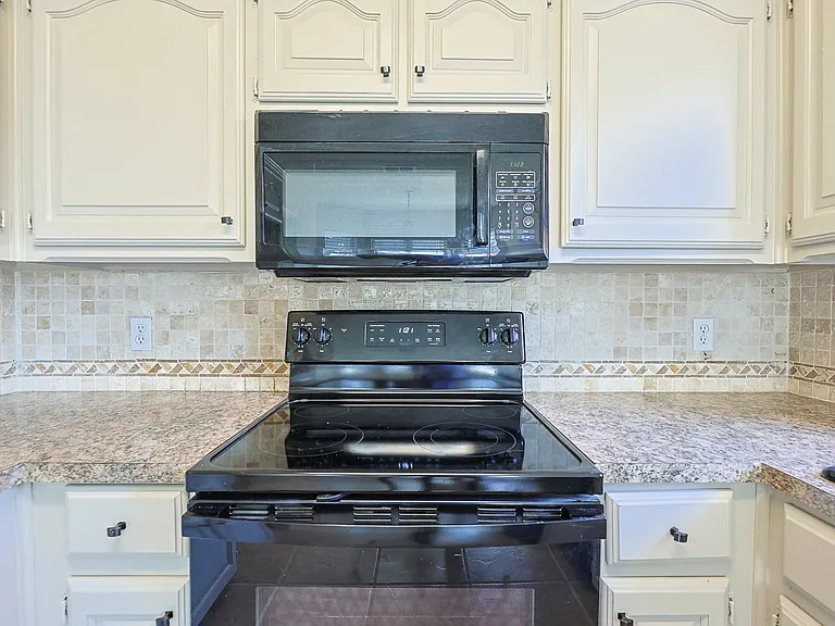 9708 Aberdeen Ave — Photo 26