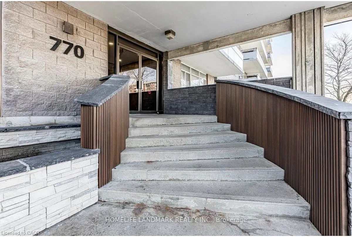 Building Photo - 770 Hager Ave #401