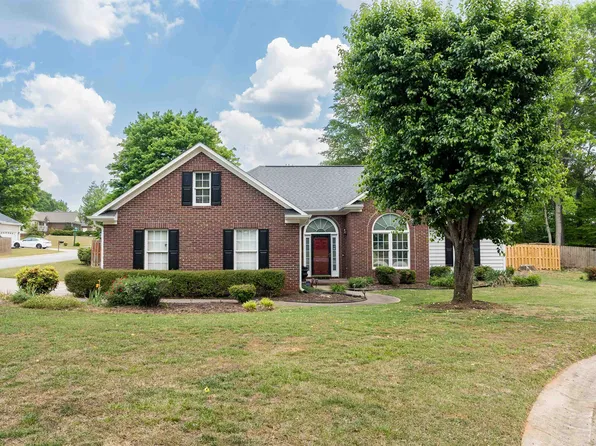 173 Bradford Crossing Dr, Roebuck, SC 29376
