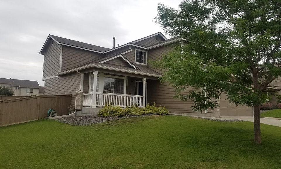 Front of house, nice front patio