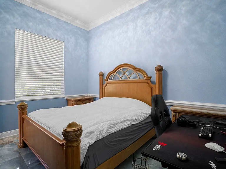 5024 SW 8th Pl — Photo 24