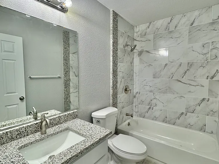 2842 Quebec Dr — Photo 11