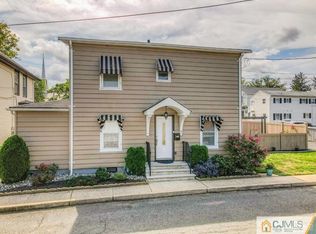 15 W 3rd St, Keyport, NJ 07735