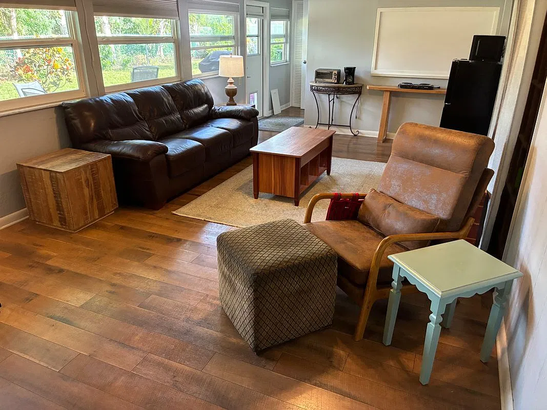 1 bed, 1.0 bath, 400 sqft, $1,300 — Photo 2