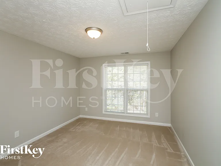 304 Hickory Creek Ln — Photo 13