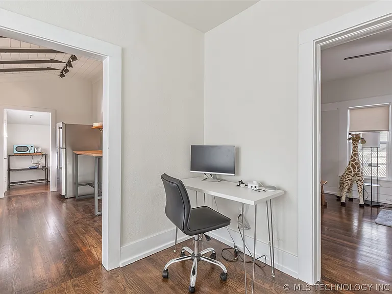 700 N McKinley Ave — Photo 16