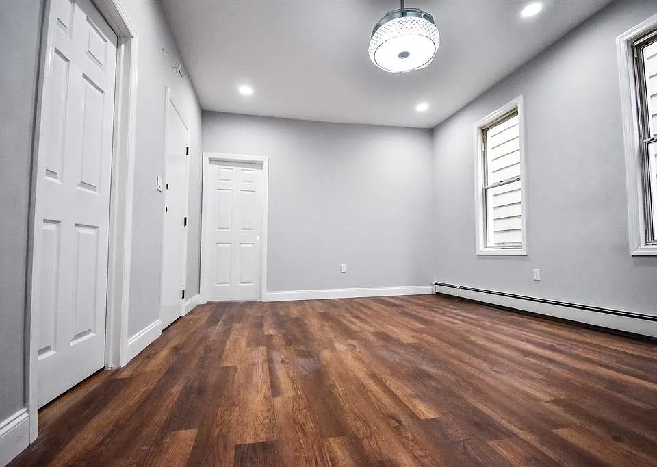 17 Troy St #2