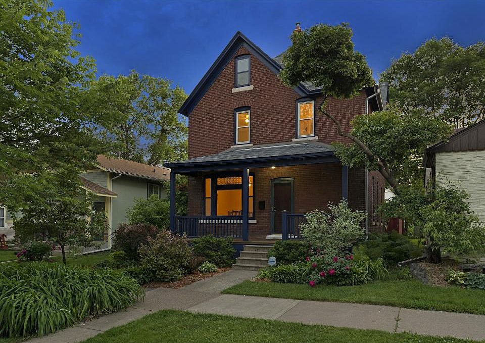 2nd image of 325 Daly St