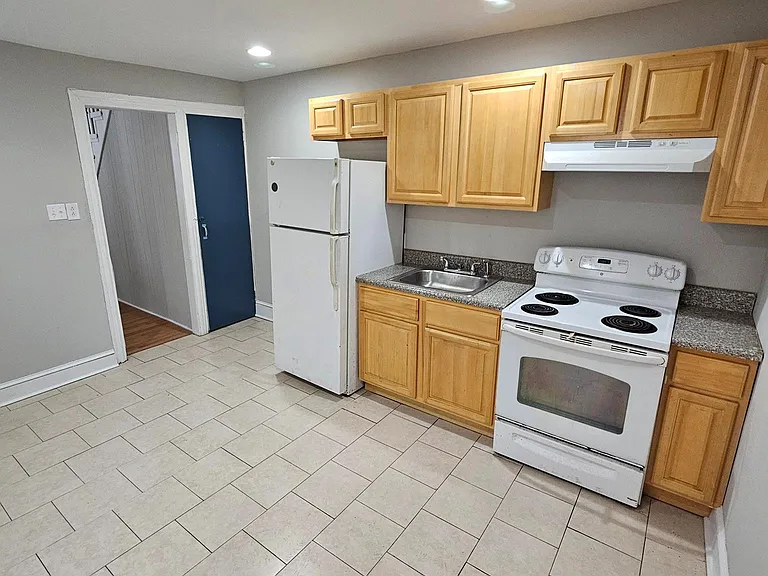 3046 Clifford St — Photo 30