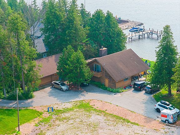 2nd image of 10893 N Bay Shore Dr