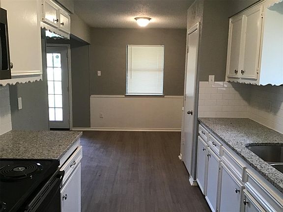 4th image of 3106 Chaparral Dr