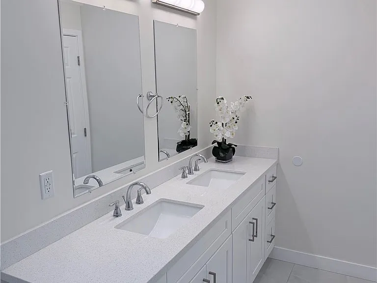 8144 Vantage Ave — Photo 4