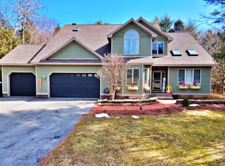 84 Oak Grove Dr, Brewer, ME 04412