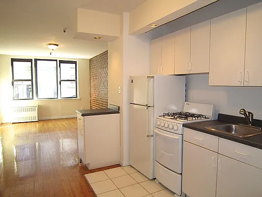 Rented by City Connections Realty | media 30