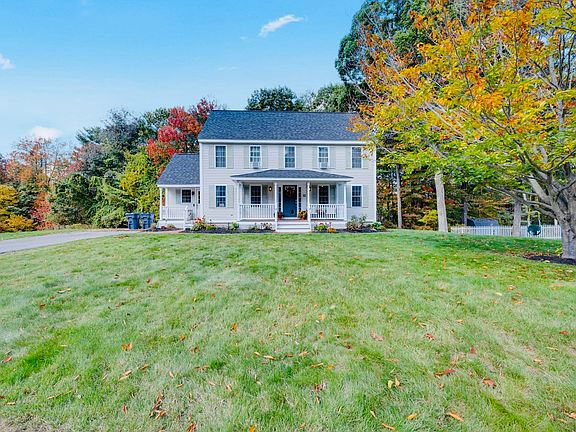 3rd image of 11 Valley View Cir