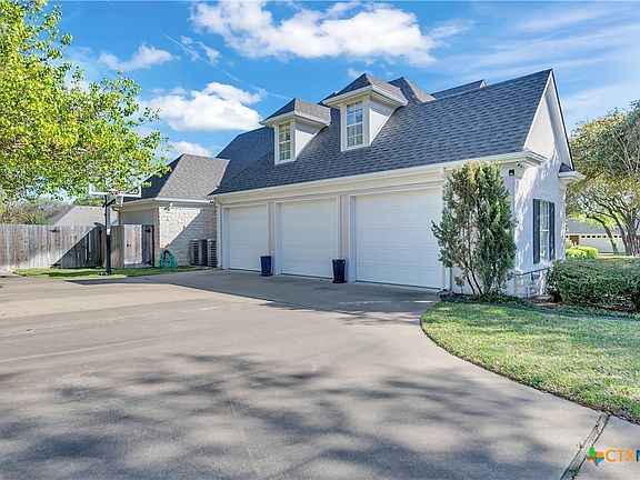 3rd image of 2034 Oak Glen Dr