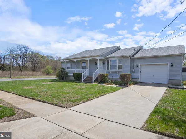 36 E 2nd St, Burlington, NJ 08016