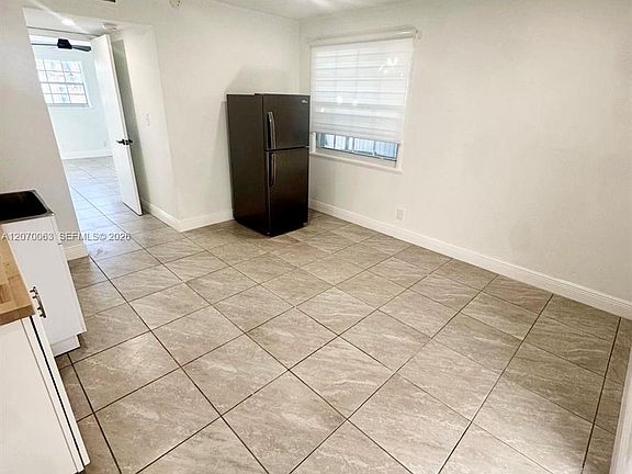 2nd image of 2502 Harding St #2