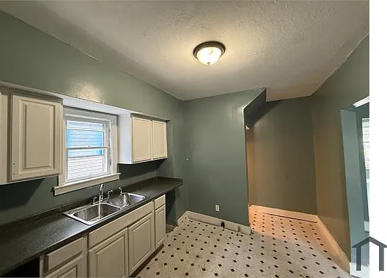 3 bed, $1,604 — Photo 3