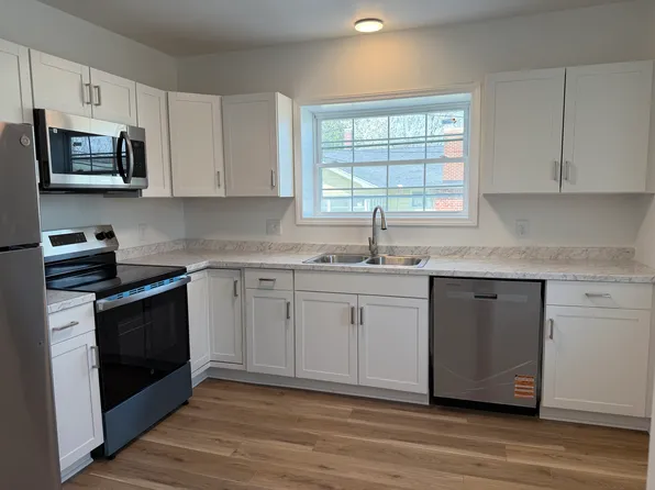 1614 S Main St #3, Mount Airy, NC 27030
