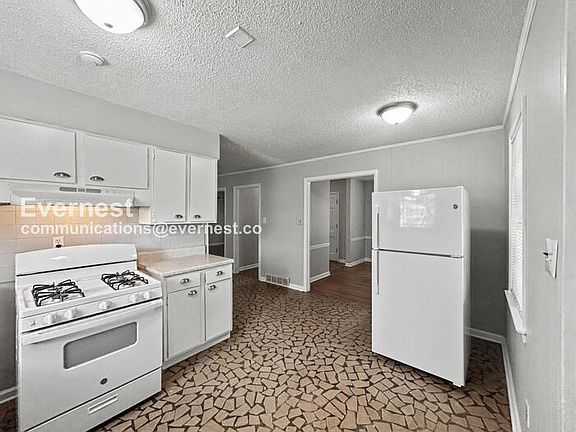 3rd image of 3199 Gina Dr