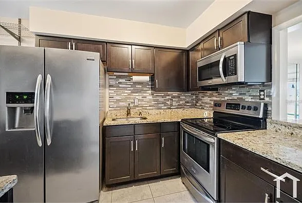 44 Club House Dr #105 — Photo 7