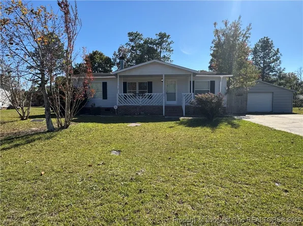 2639 Oglesby Dr, Raeford, NC 28376