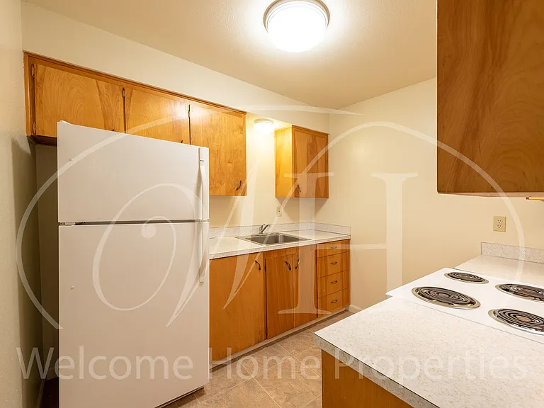 420 Catherine St — Photo 6