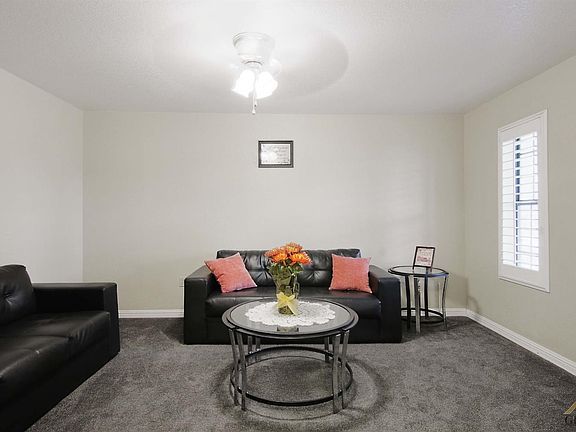 4th image of 6122 Oasis Ave
